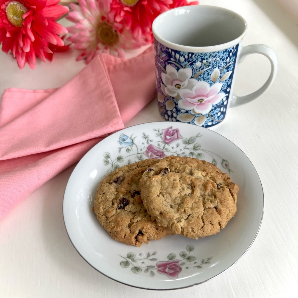 Yummy Chocolate Chip Oatmeal Raisin Cookie Recipe Perfect with Coffee & Tea
